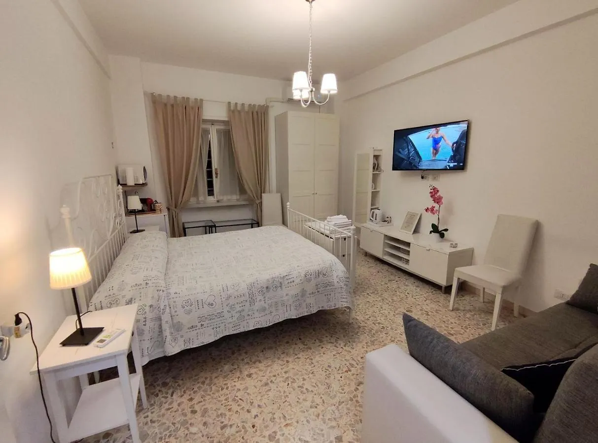 Sergio Tourist Rental Close Tiburtina Station ローマ イタリア