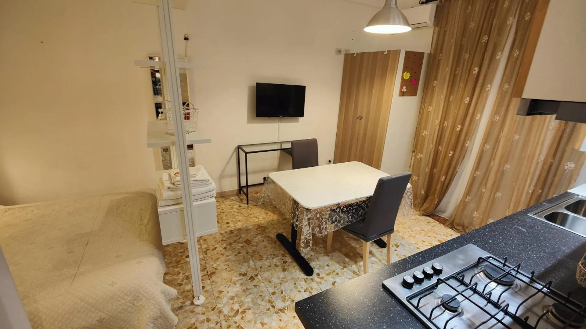 Sergio Tourist Rental Close Tiburtina Station ローマ