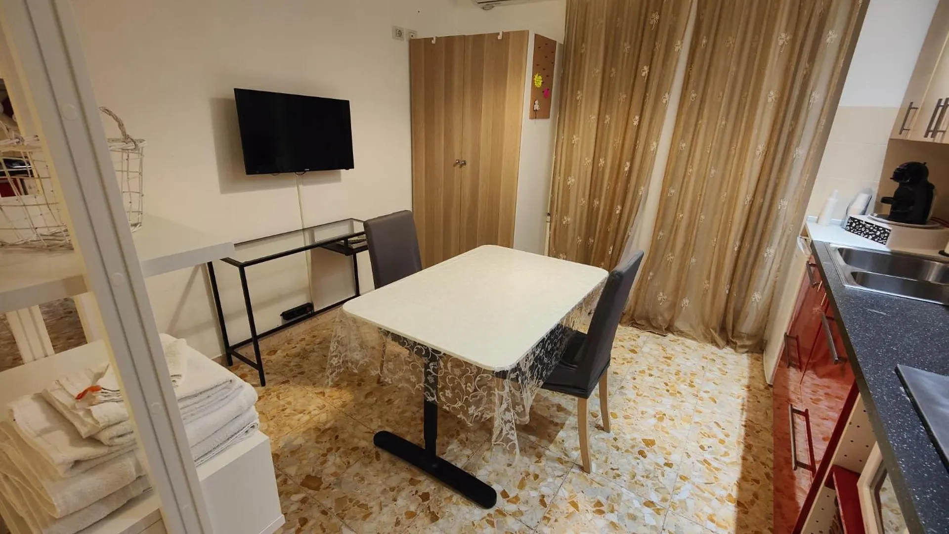 Sergio Tourist Rental Close Tiburtina Station ローマ