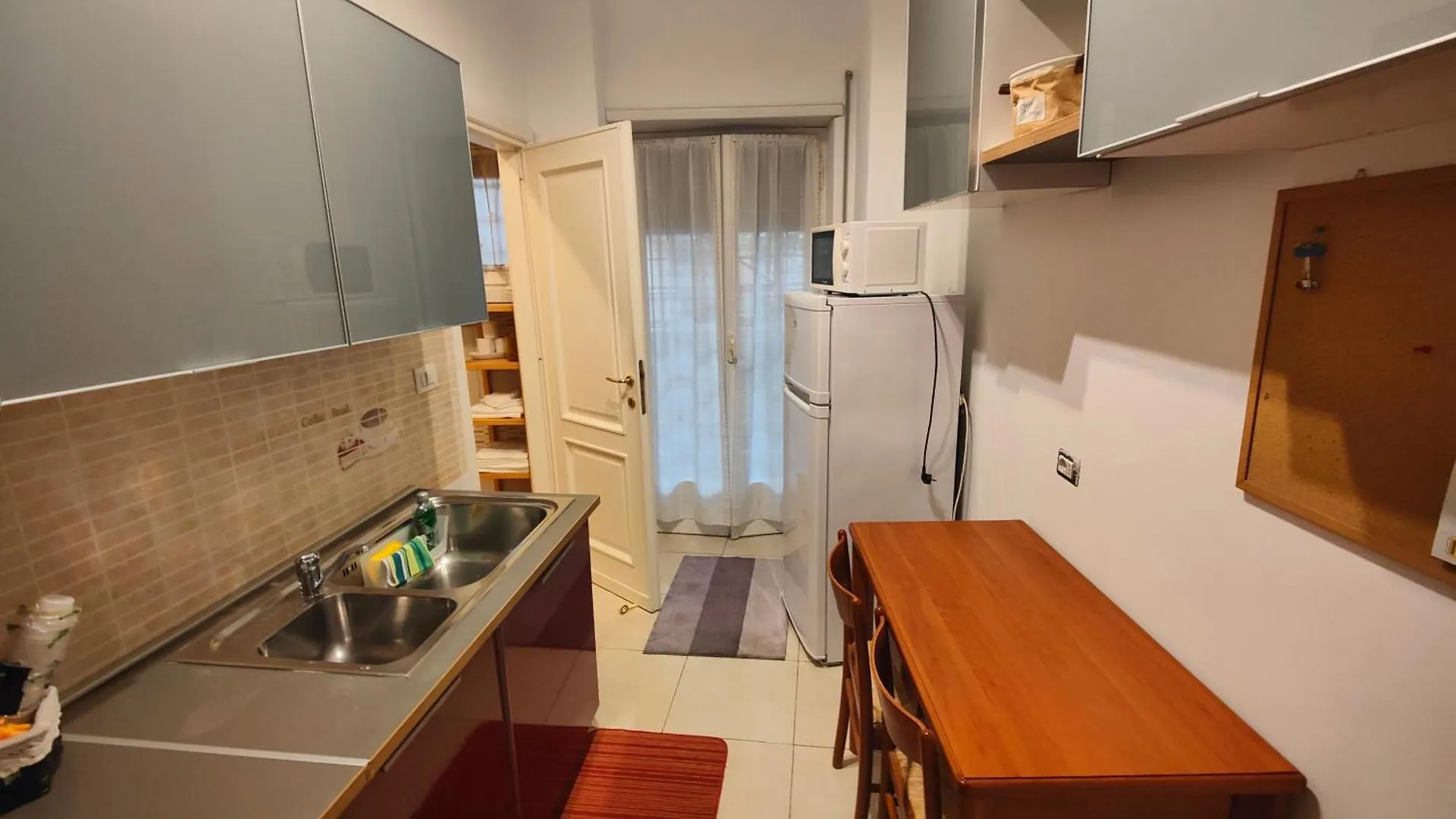 Sergio Tourist Rental Close Tiburtina Station ローマ