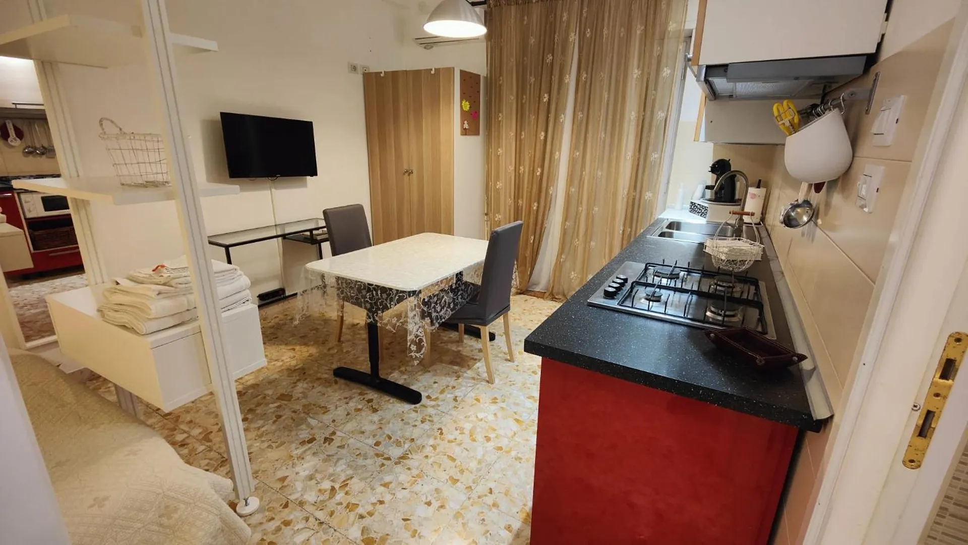 Sergio Tourist Rental Close Tiburtina Station 3*, Rome Italy